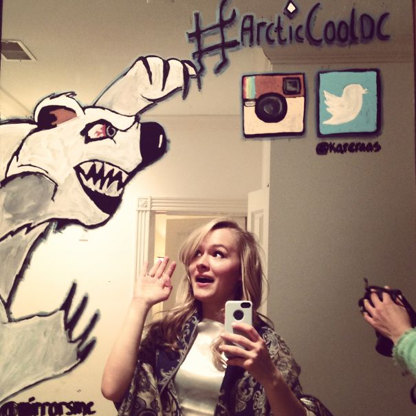 I-drew-these-mirrorselfies-on-my-bathroom-mirror20__605